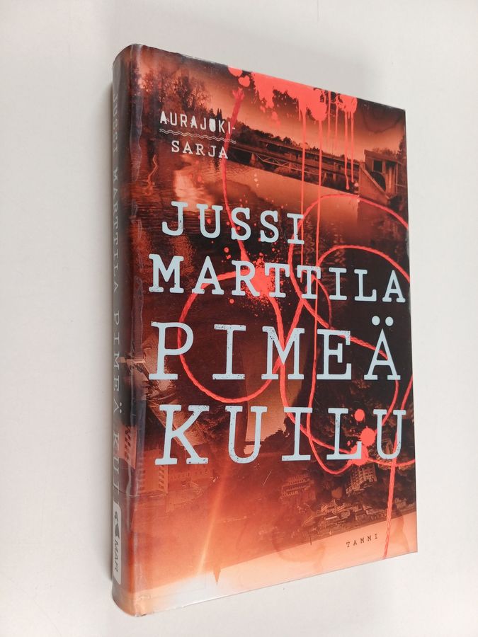Pimeä kuilu