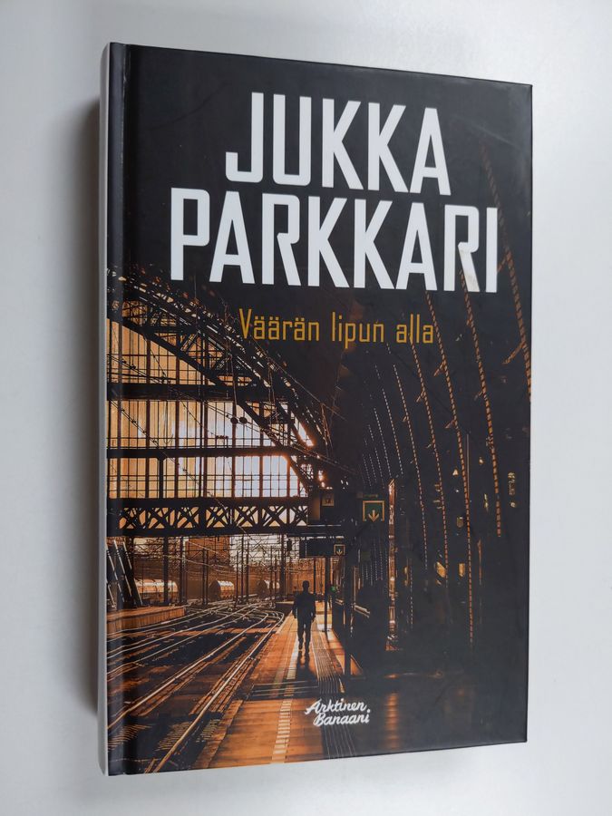 Väärän lipun alla