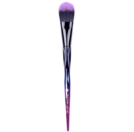 Brushworks Foundation Brush -sivellin