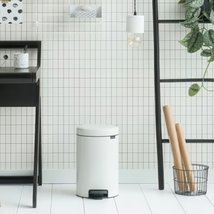 Poljinroska-astia 12 l, Brabantia, Valkoinen