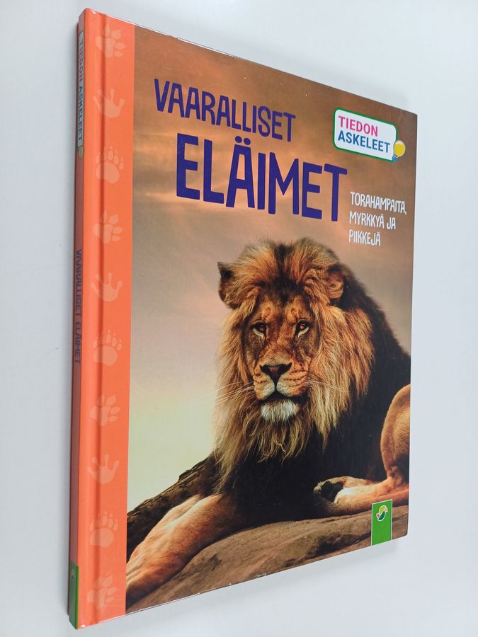 Farliga djur : huggtänder, gift och vassa taggar