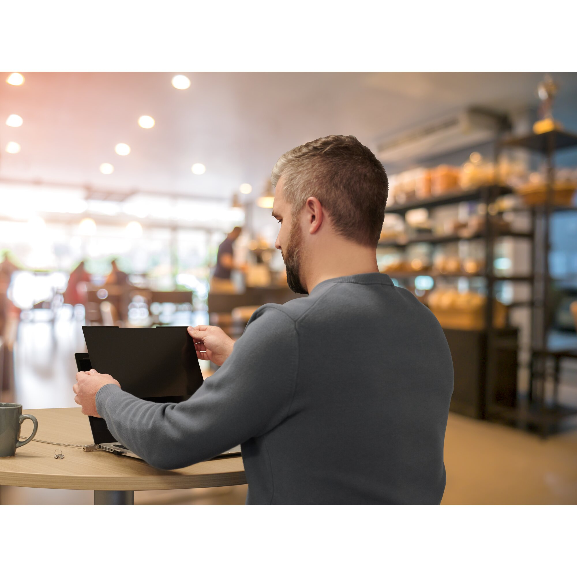 Kensington Kensington MagProTM magneettinen tietoturvasuoja 15,6" K55255WW Vastaa: N/A