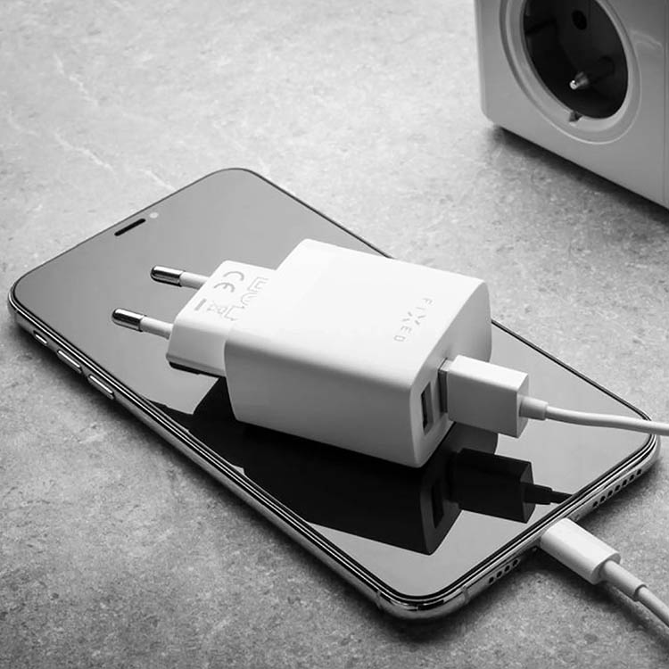 USB-laturi usealla portilla, 2 x USB-A