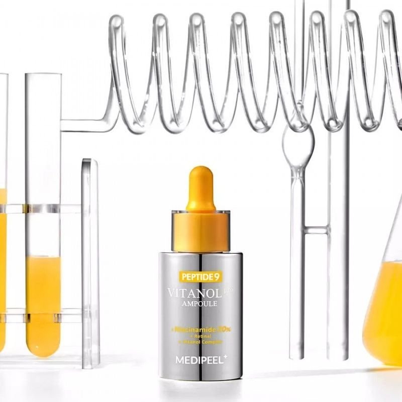 Valoittava seerumi, jossa on 9 peptidin kompleksi ja 20% niasiiniamidia MEDIPEEL Peptide 9 Vitanol Ampoule Pro 30 ml