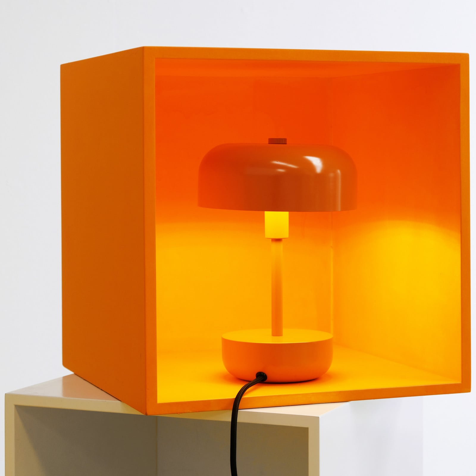 Haipot Pöytävalaisin Orange - Dyberg Larsen - Olohuone - Moderni - Metalli - Varjostimella