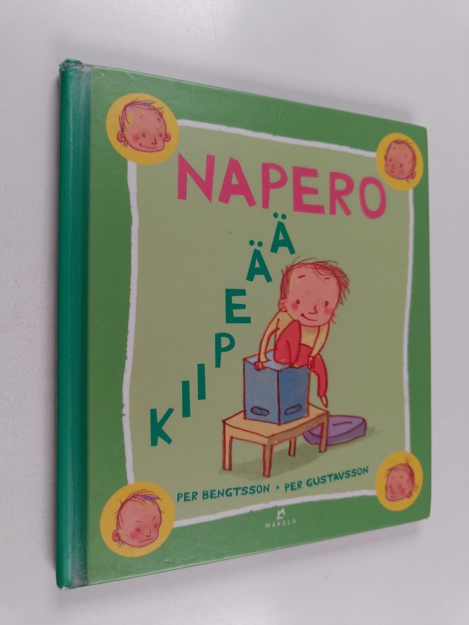 Napero kiipeää