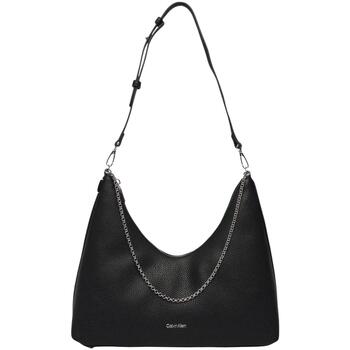 Calvin Klein Olkalaukku 'Chain Strap Pebble Grain Hobo'  musta / hopea