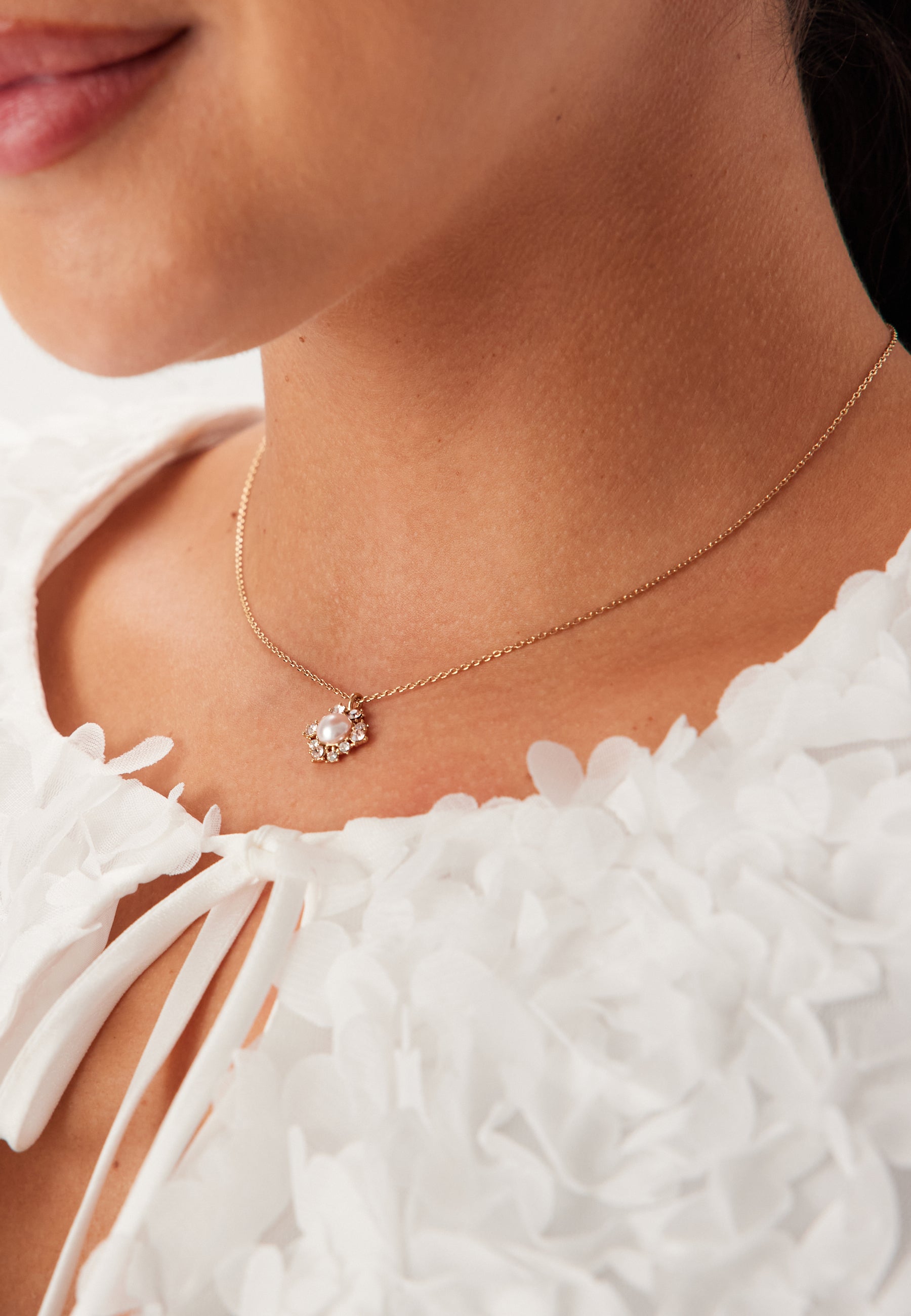 Emily pearl necklace