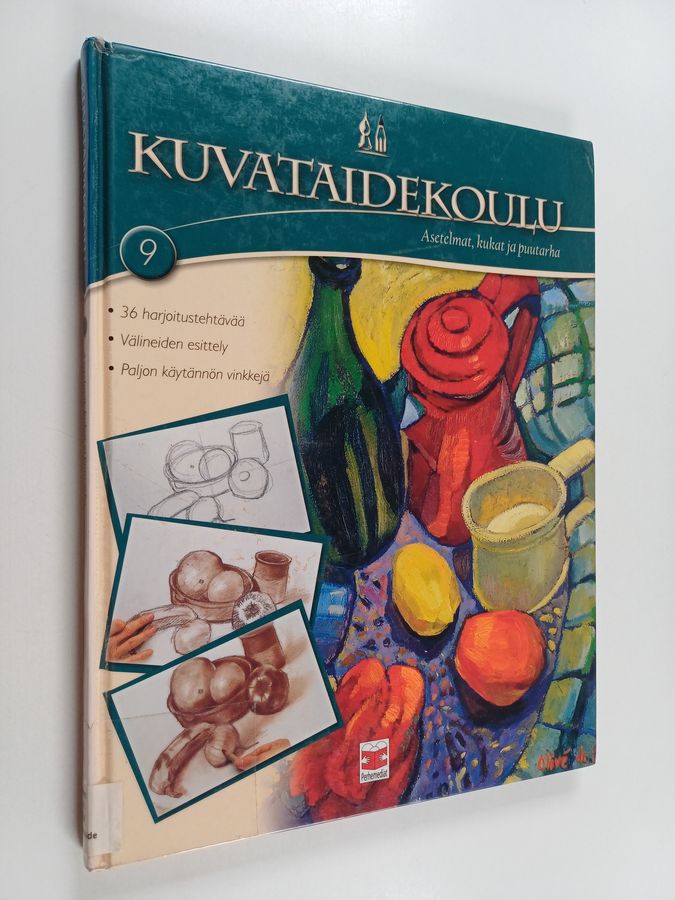 Asetelmat, kukat ja puutarha
