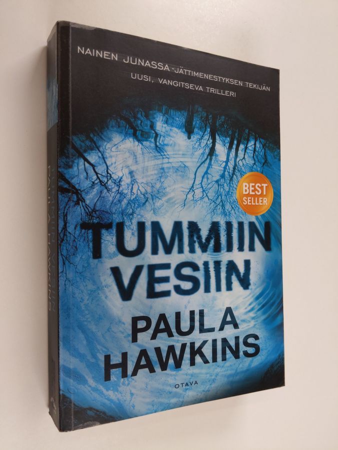 Paula Hawkins : Tummiin vesiin