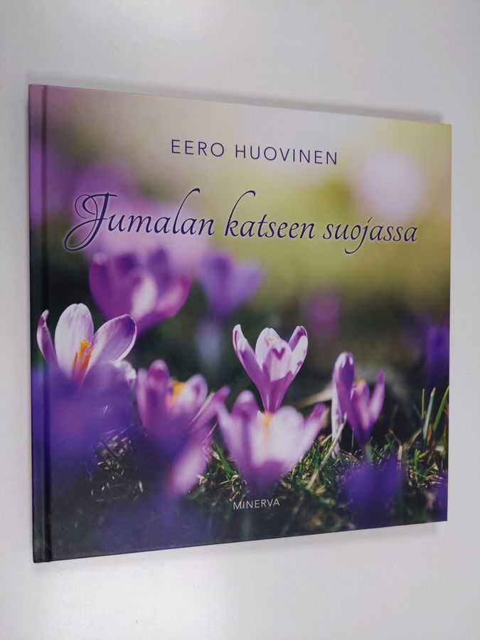 Jumalan katseen suojassa