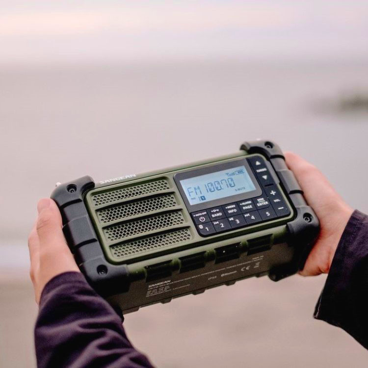Sangean MMR-99 - AM/FM - Bluetooth - AUX - Hand Crank - Solar - Green - AM/FM