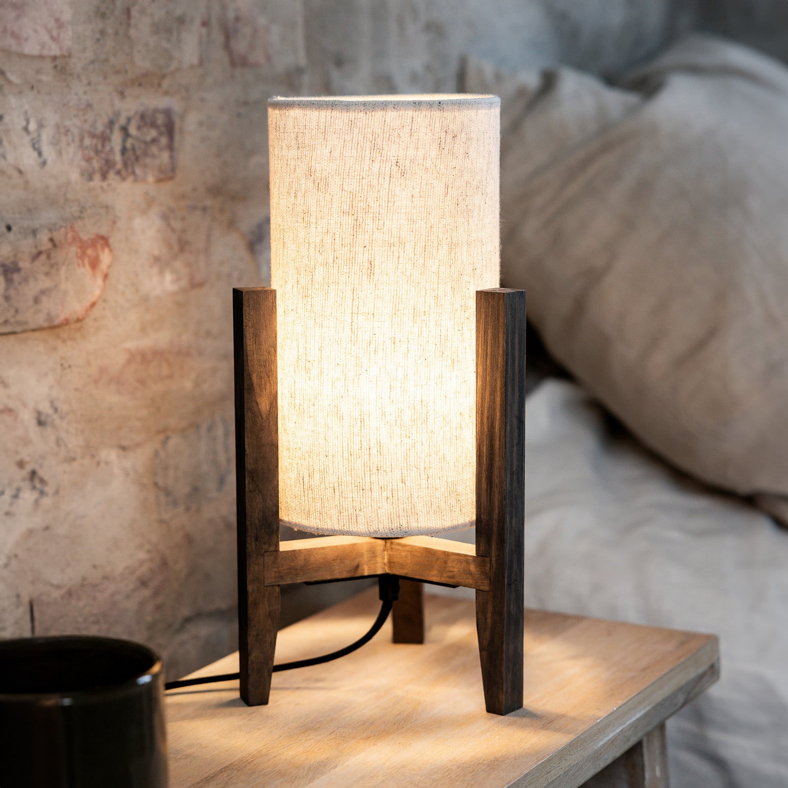Eruca 1 pöytävalaisin H34 Walnut/Beige - Markslöjd - Olohuone - Skandinaavinen - Puu - Varjostimella