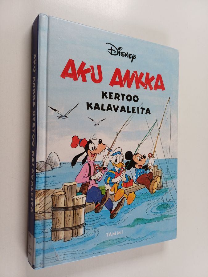 Aku Ankka kertoo kalavaleita