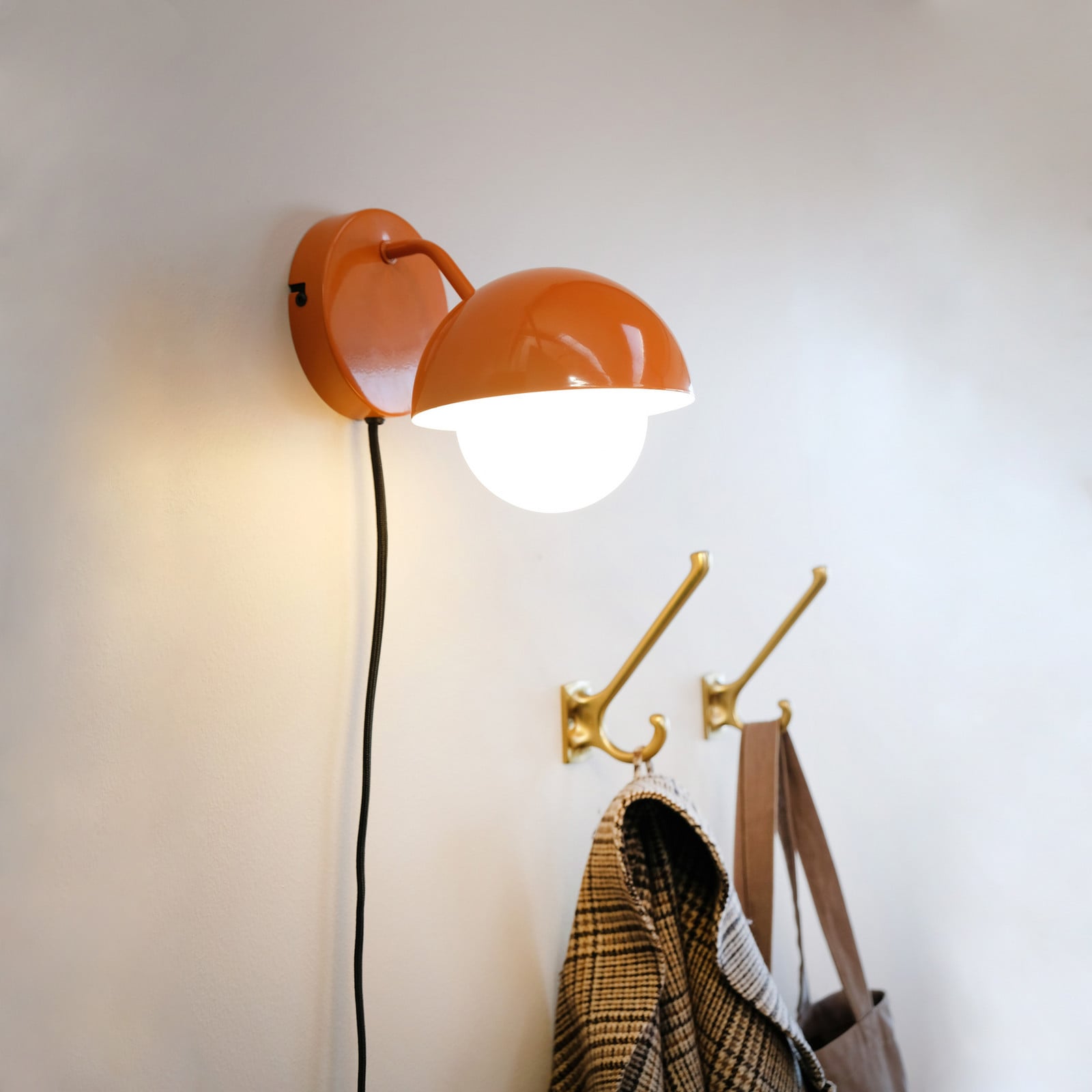 Rose-seinävalaisin, oranssi - Dyberg Larsen - Olohuone - Design - Metalli - Yksilamppuinen