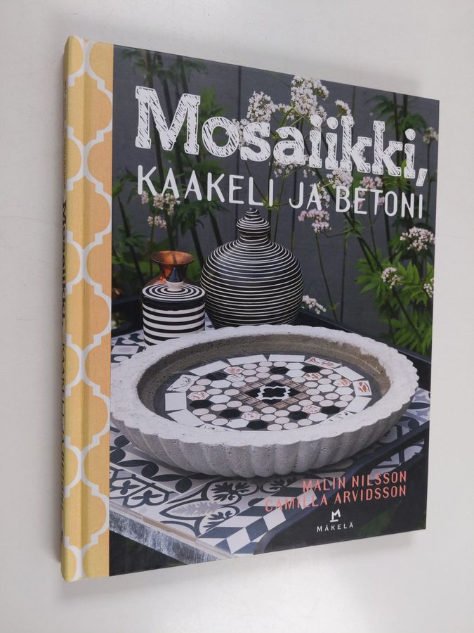 Mosaiikki, kaakeli ja betoni