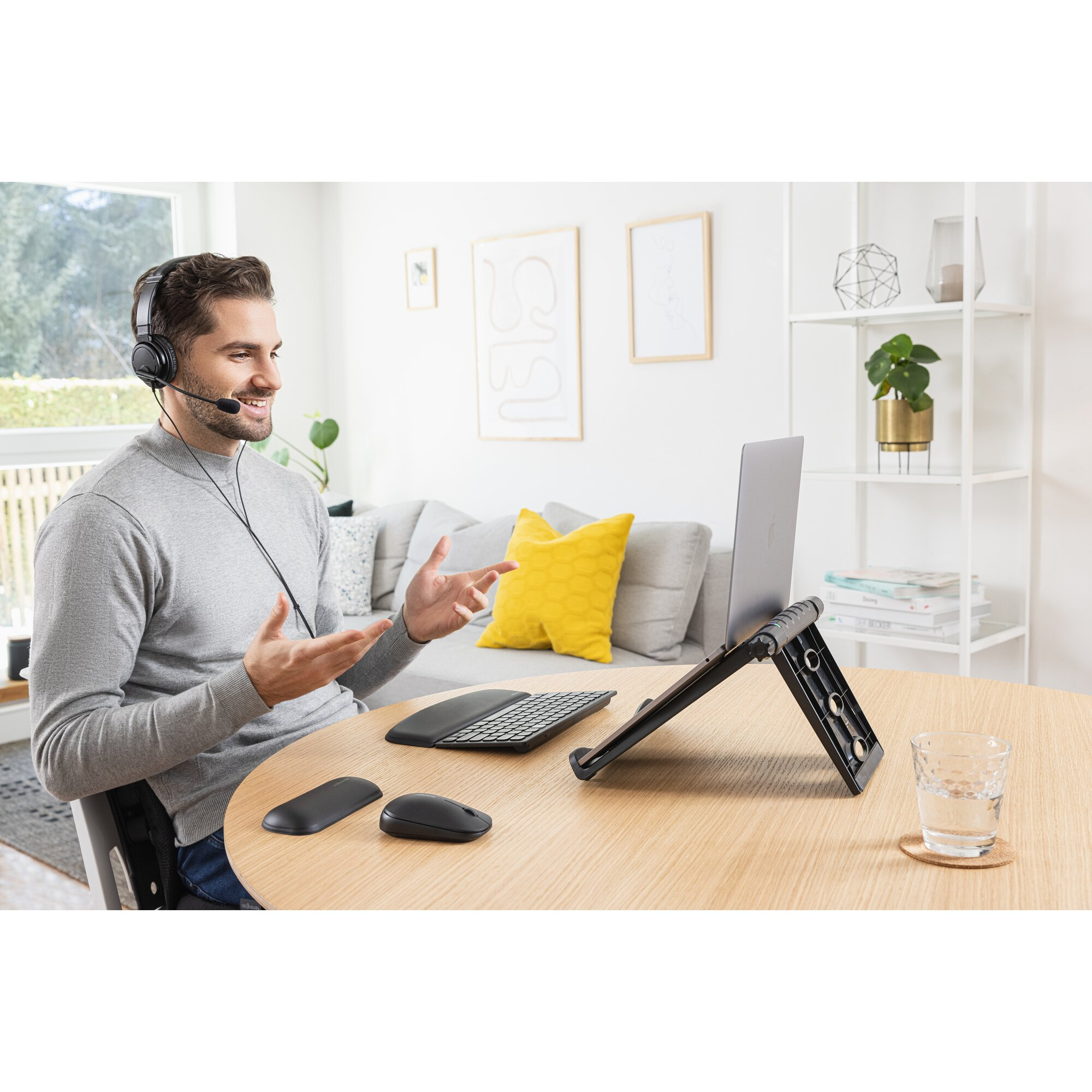 Kensington Hi-Fi-kuulokkeet ja mikrofoni USB-C