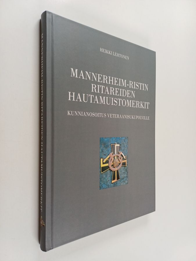 Mannerheim-ristin ritareiden hautamuistomerkit