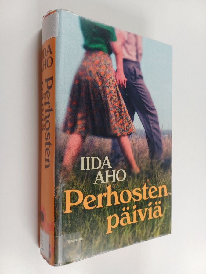 Perhosten päiviä