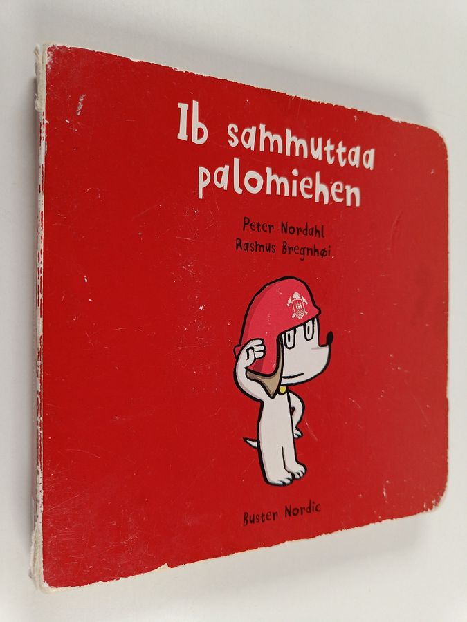 Ib sammuttaa palomiehen
