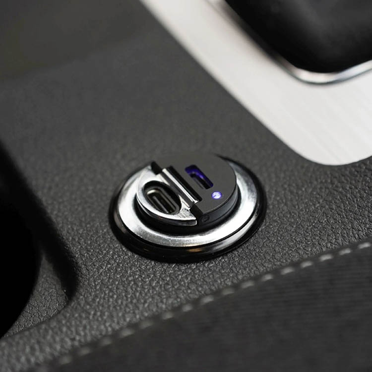 Upotettu autolaturi, 2 x USB-C