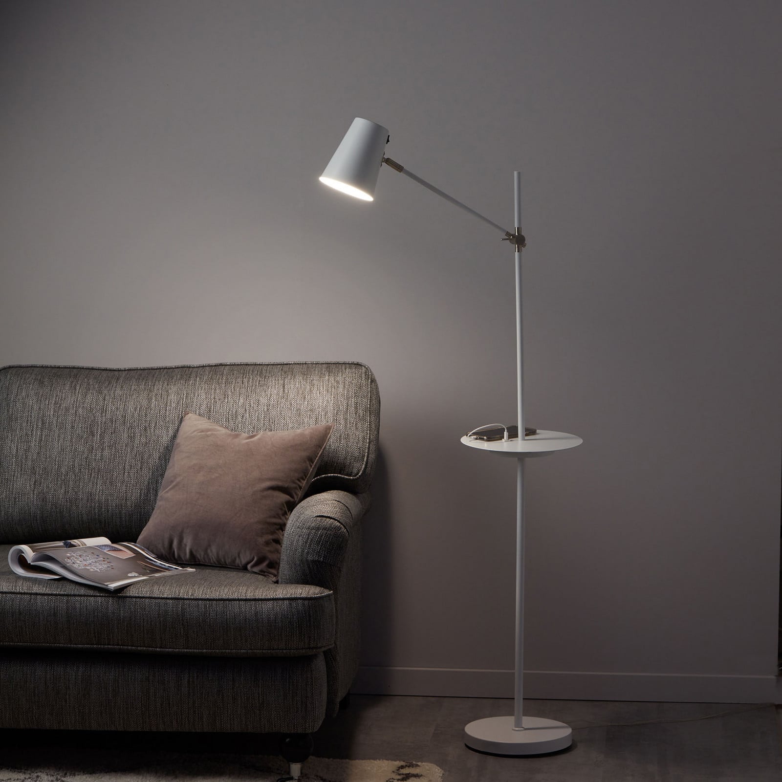 Linear Lattiavalaisin USB Valkoinen - Markslöjd - Olohuone - Skandinaavinen - Metalli - Varjostimella