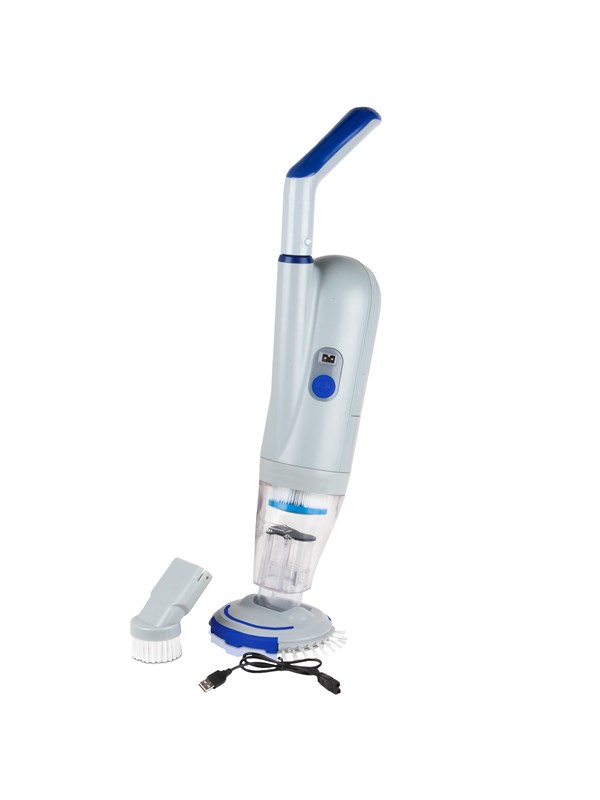 Battery cleaner for pools and spas