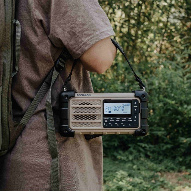 Hätäradio FM/AM Pro, Sand