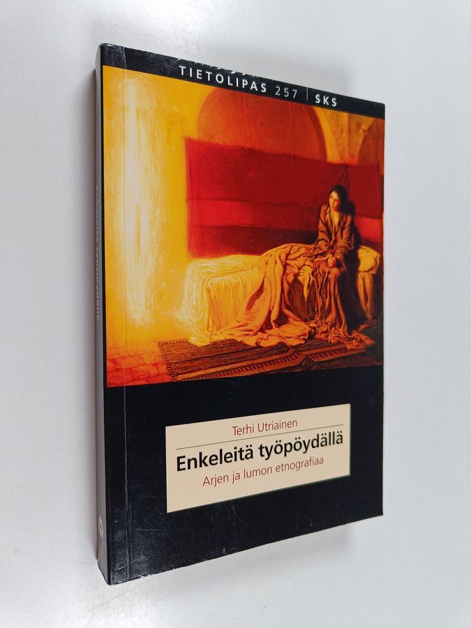 Enkeleitä työpöydällä