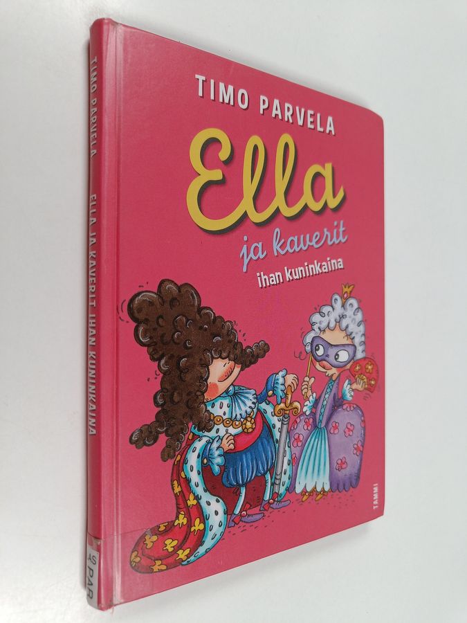 Ella ja kaverit ihan kuninkaina