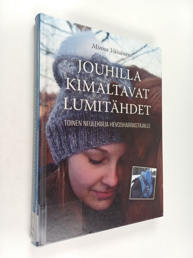 Jouhilla kimaltavat lumitähdet