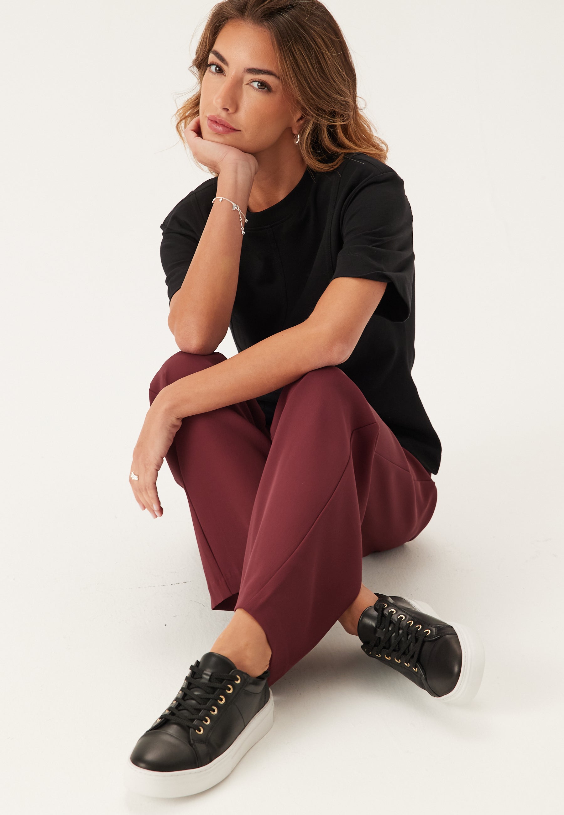VAGABOND SHOEMAKERS Matalavartiset tennarit 'ZOE' musta