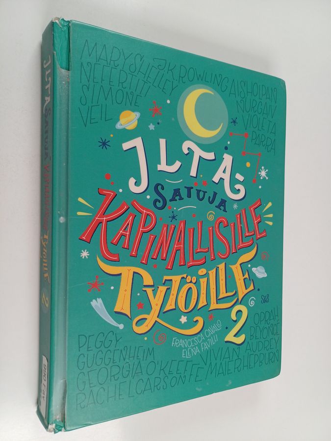 Iltasatuja kapinallisille tytöille 2