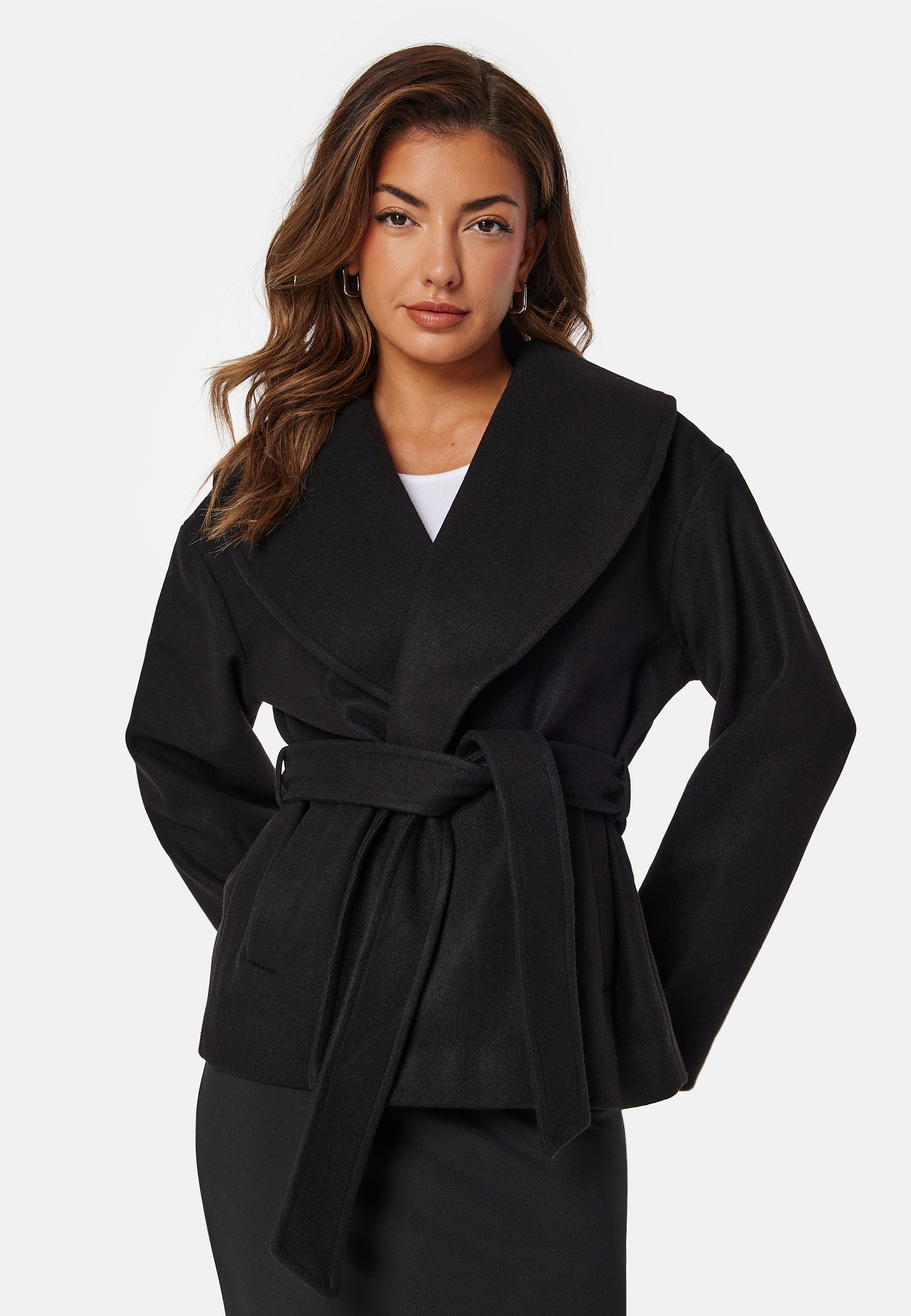 VERO MODA Välikausitakki 'Anne Bergen' musta