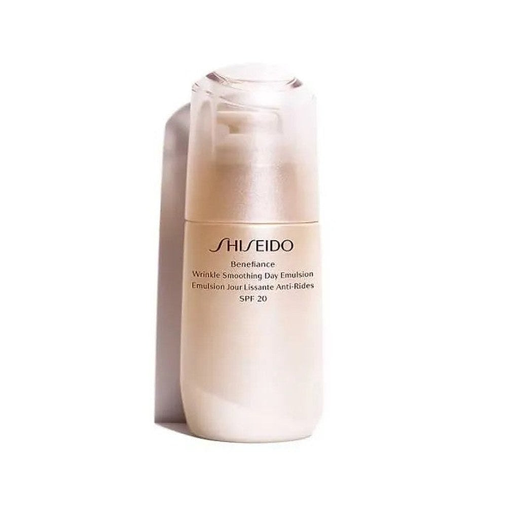Shiseido Benefiance Wrinkle Smoothing Day SPF 20 - Suojaava emulsio ihon ikääntymistä vastaan - 75 ml