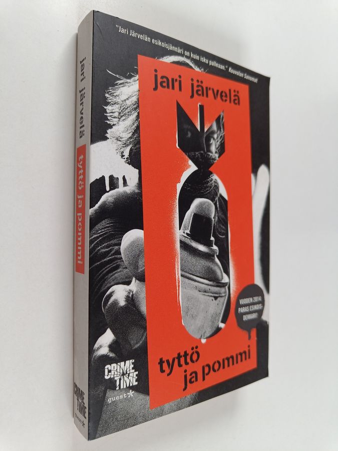Tyttö ja pommi