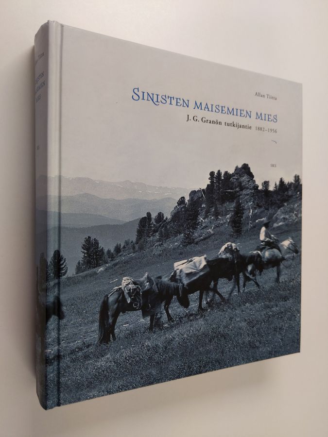 Sinisten maisemien mies