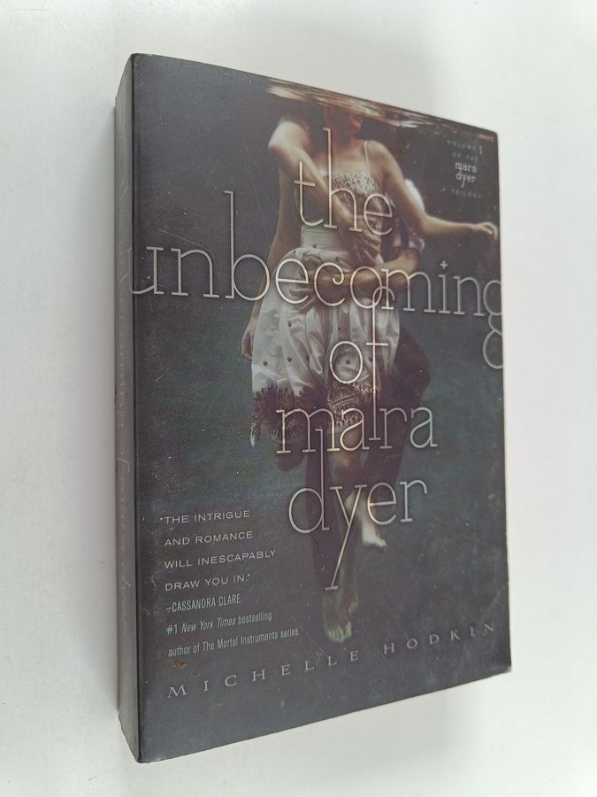 The Unbecoming of Mara Dyer