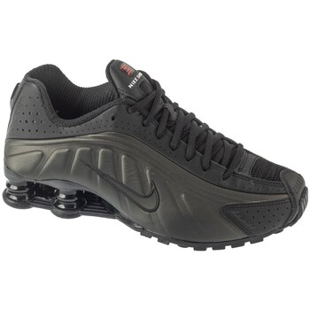 Nike Sportswear Matalavartiset tennarit 'SHOX R4' musta