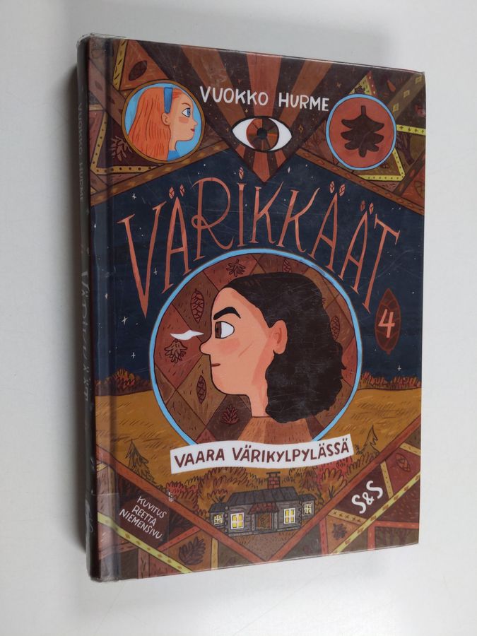 Värikkäät 4
