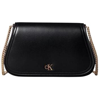 Calvin Klein Olkalaukku 'Monogram Plaque Chain Strap Curved'  musta