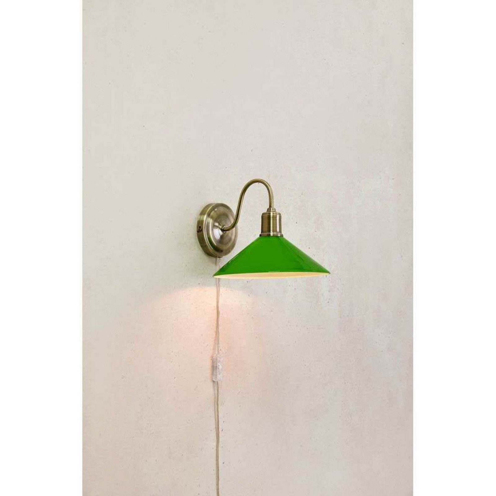 Vela Seinävalaisin Antique Brass/Green - Markslöjd - Olohuone - Metalli