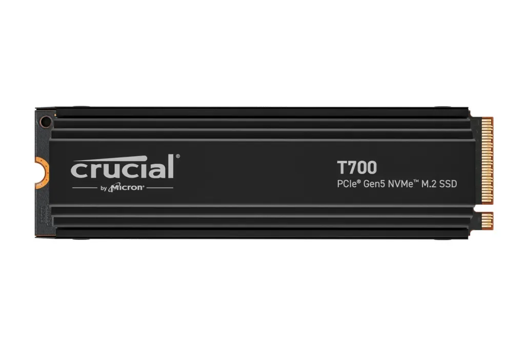 Crucial T700 4TB PCIe SSD-levy jäähdyttimellä varustettuna