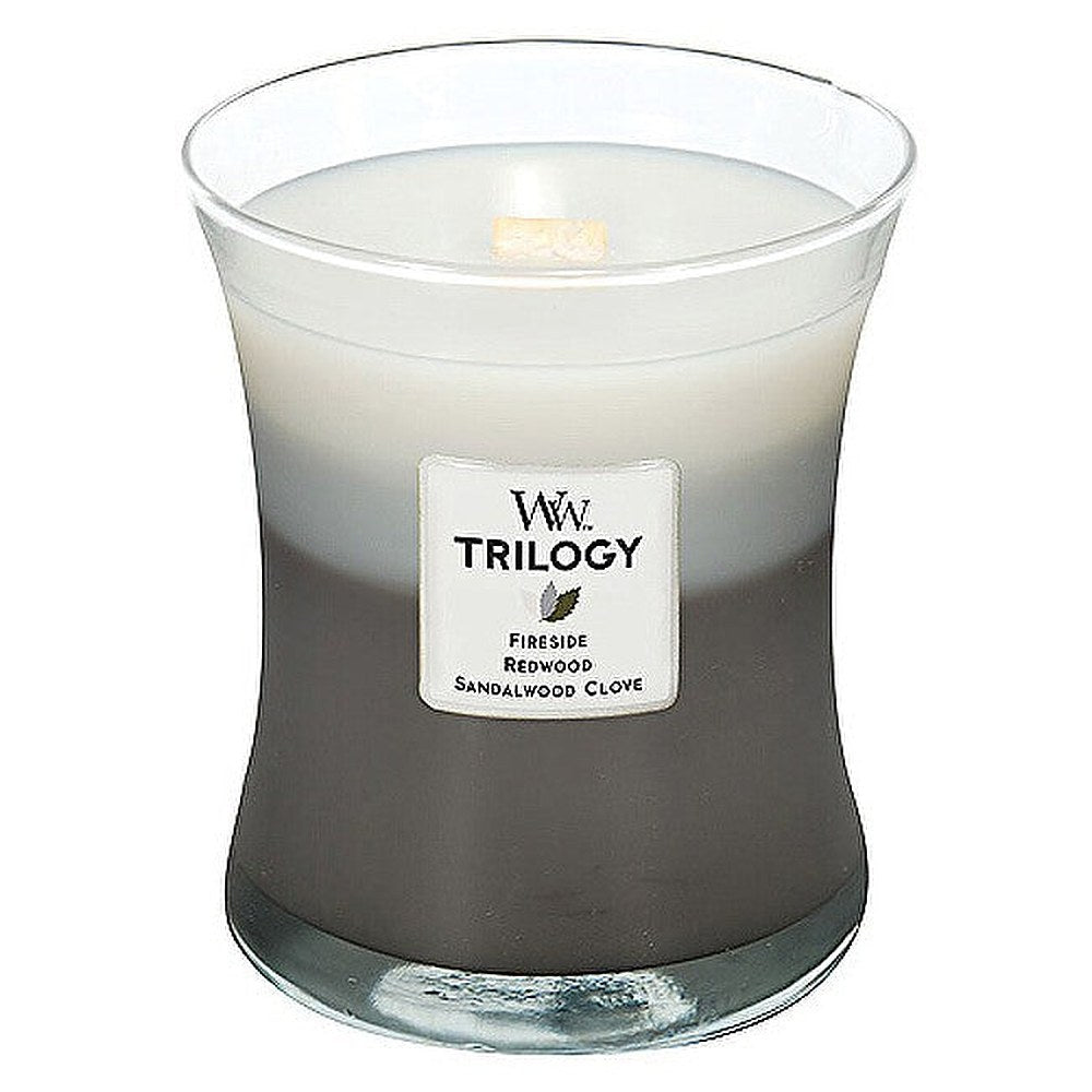 Woodwick Tuoksukynttilä Trilogy Takka, punapuu, santelipuu, neilikka 609 g - 275,0 g