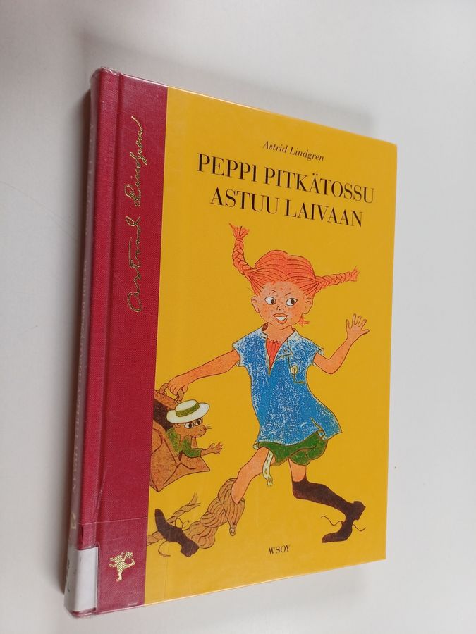 Peppi Pitkätossu astuu laivaan