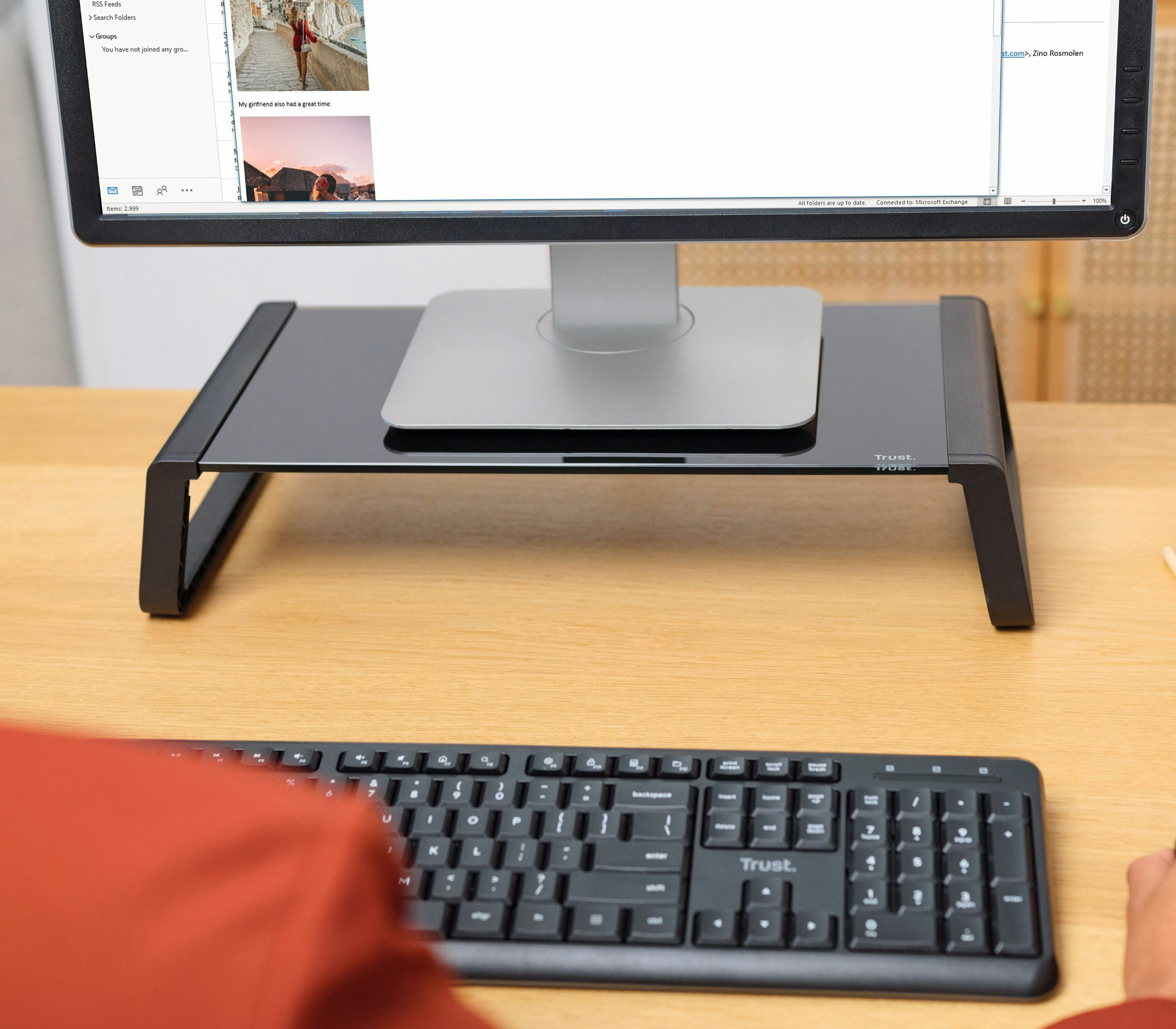 Trust Monta - Tempered glass monitor stand - Black