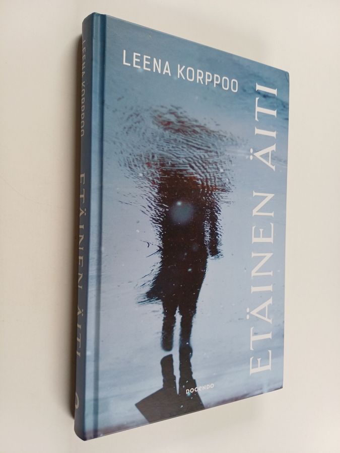 Etäinen äiti