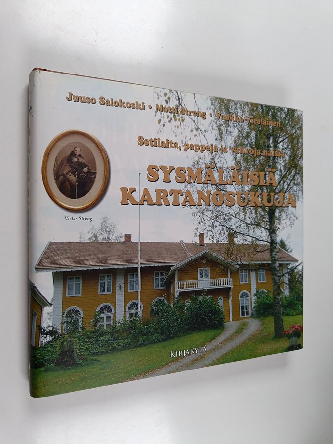 Sotilaita, pappeja ja vahvoja naisia