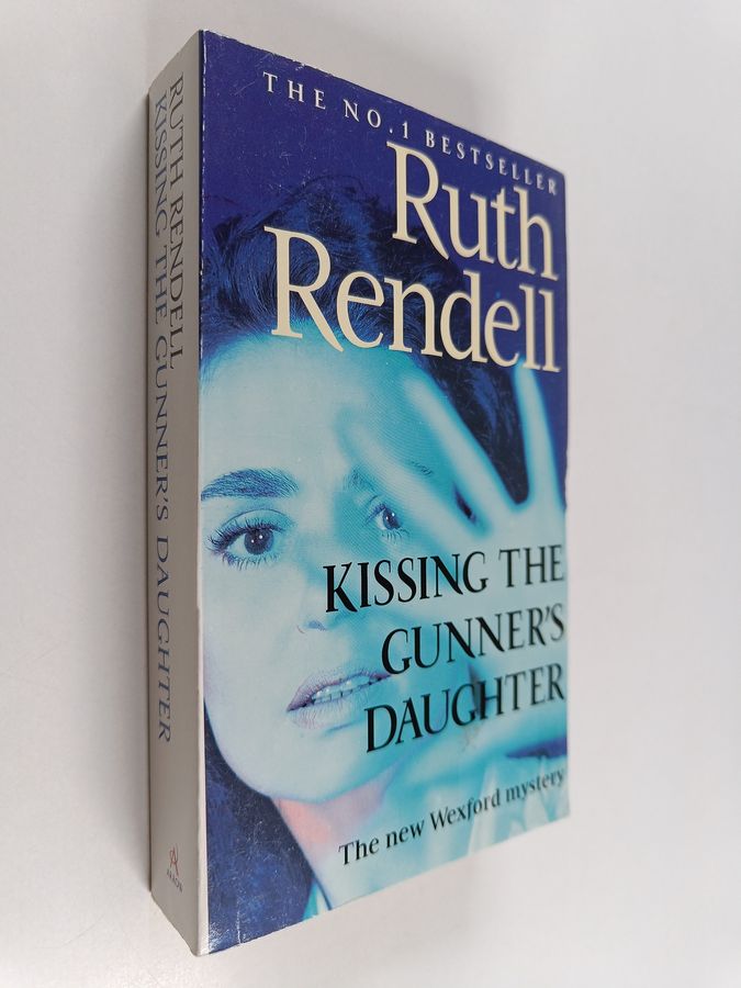 Kissing the gunner's daughter
