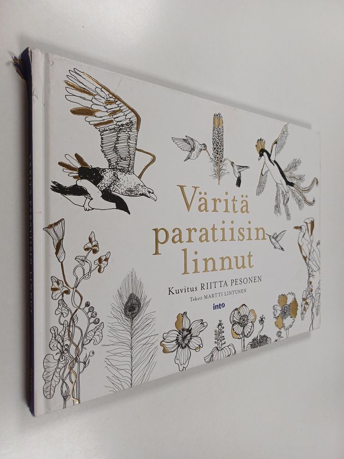Väritä paratiisin linnut